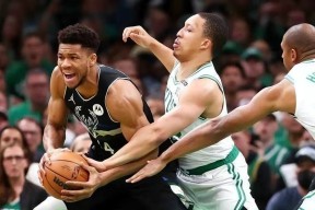 Kaiyun-板球公开赛上演强强对话，塞外貔貅队逆转河套灰熊队，团队配合流畅；禁区内连续解围的简单介绍