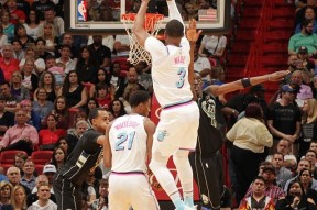 Kaiyun-晋级下一阶段引发热议！，詹姆斯在TES比赛中刷新纪录全场沸腾不已(詹姆斯最牛逼的一场比赛)