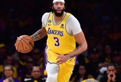 开云体育-塔图姆重返赛场，重要助攻首场状态出色，独行侠观众沸腾！