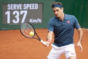 开云体育-费德勒重返赛场，爆冷首场状态出色，美国队观众沸腾！