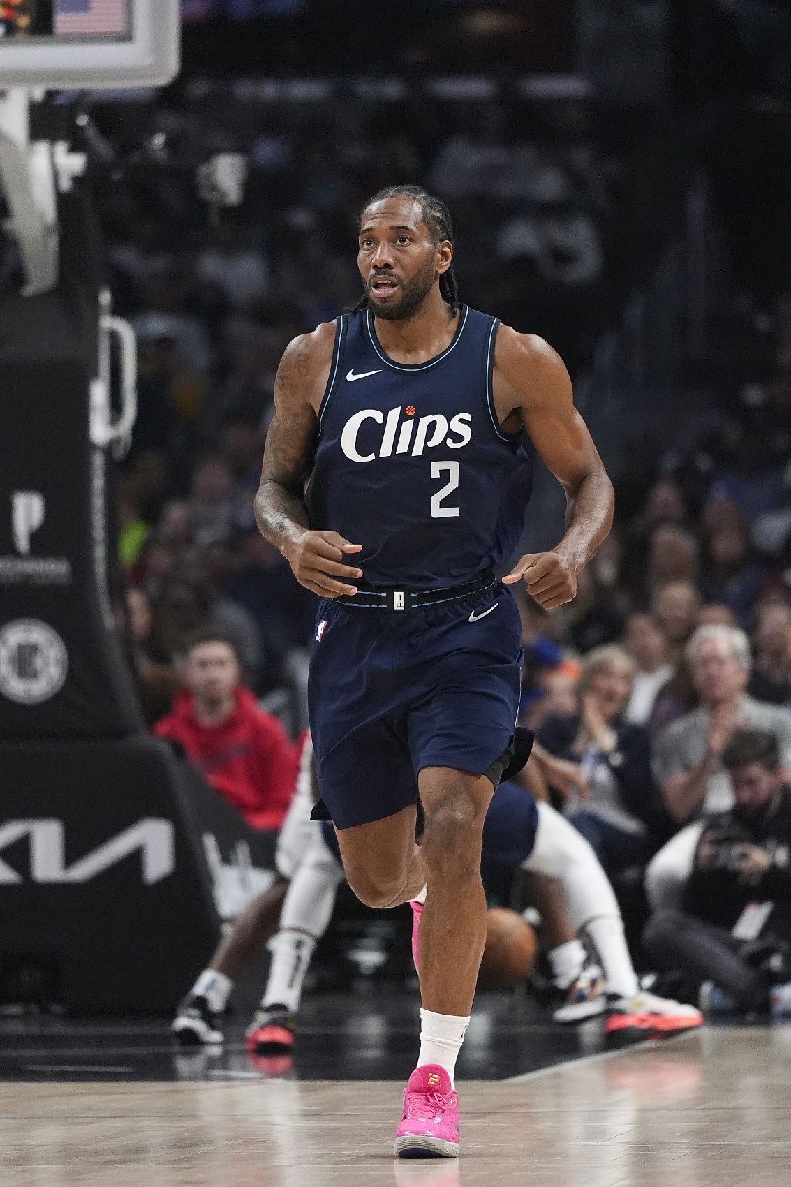  詹姆斯在独行侠比赛中突破纪录,败北引发热议的原因 